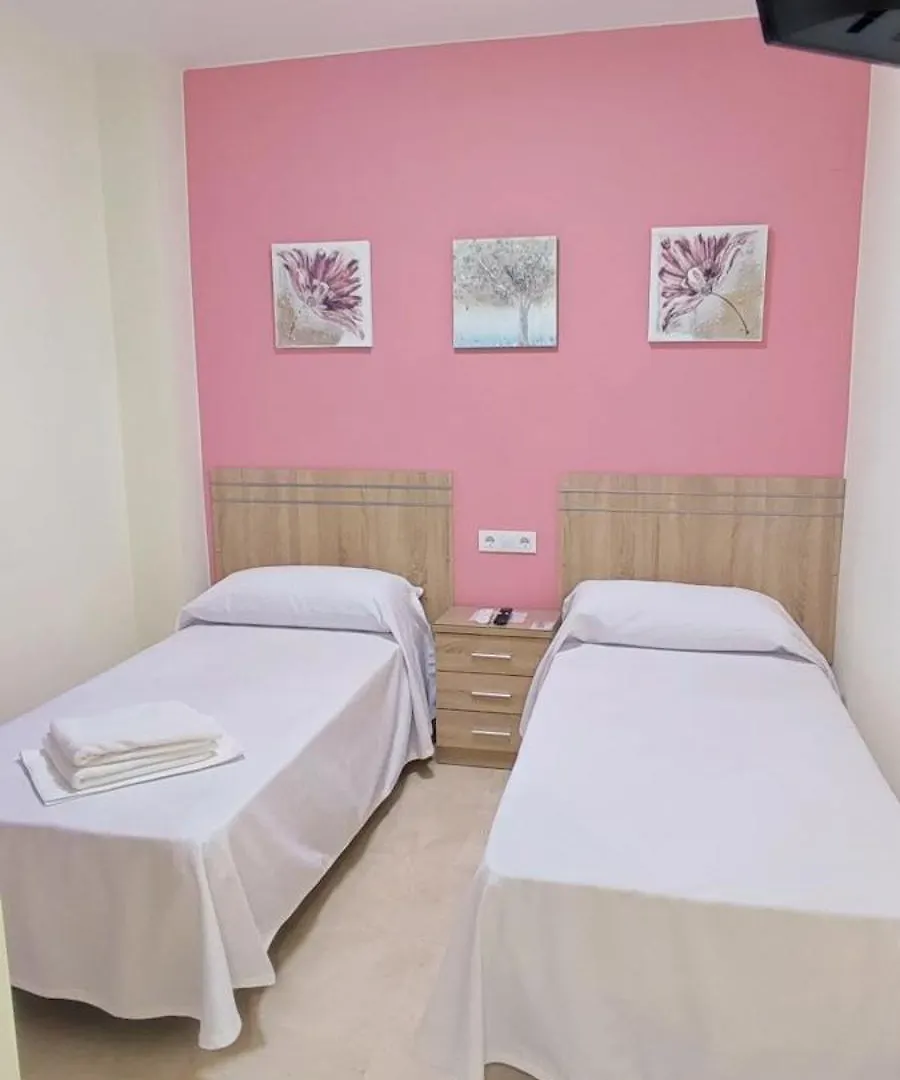 Hotel Nuevo Espartinas 2*,